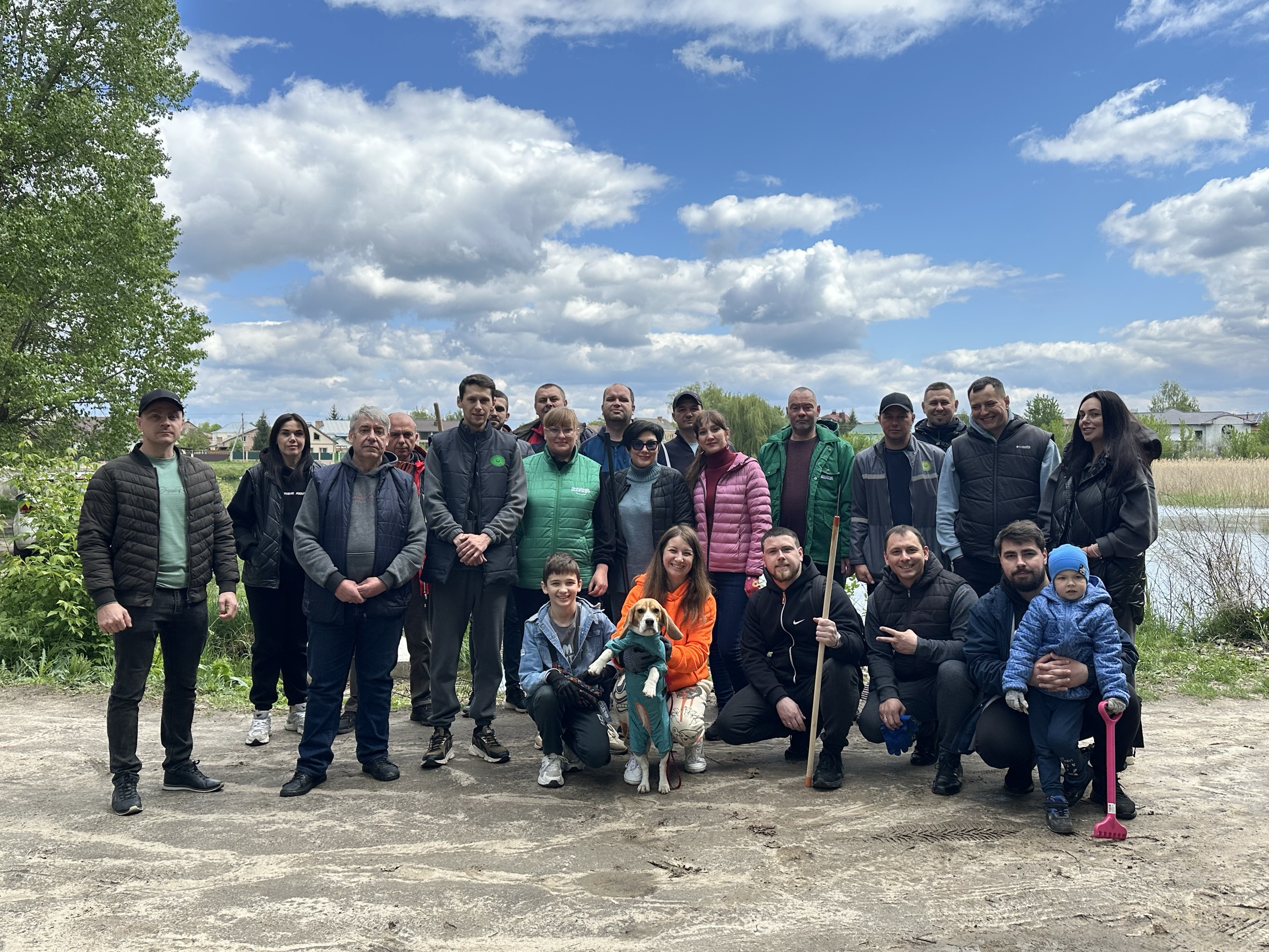 Співробітники офісу «Файно Маркет» організували толоку в Кропивницькій лісосмузі 